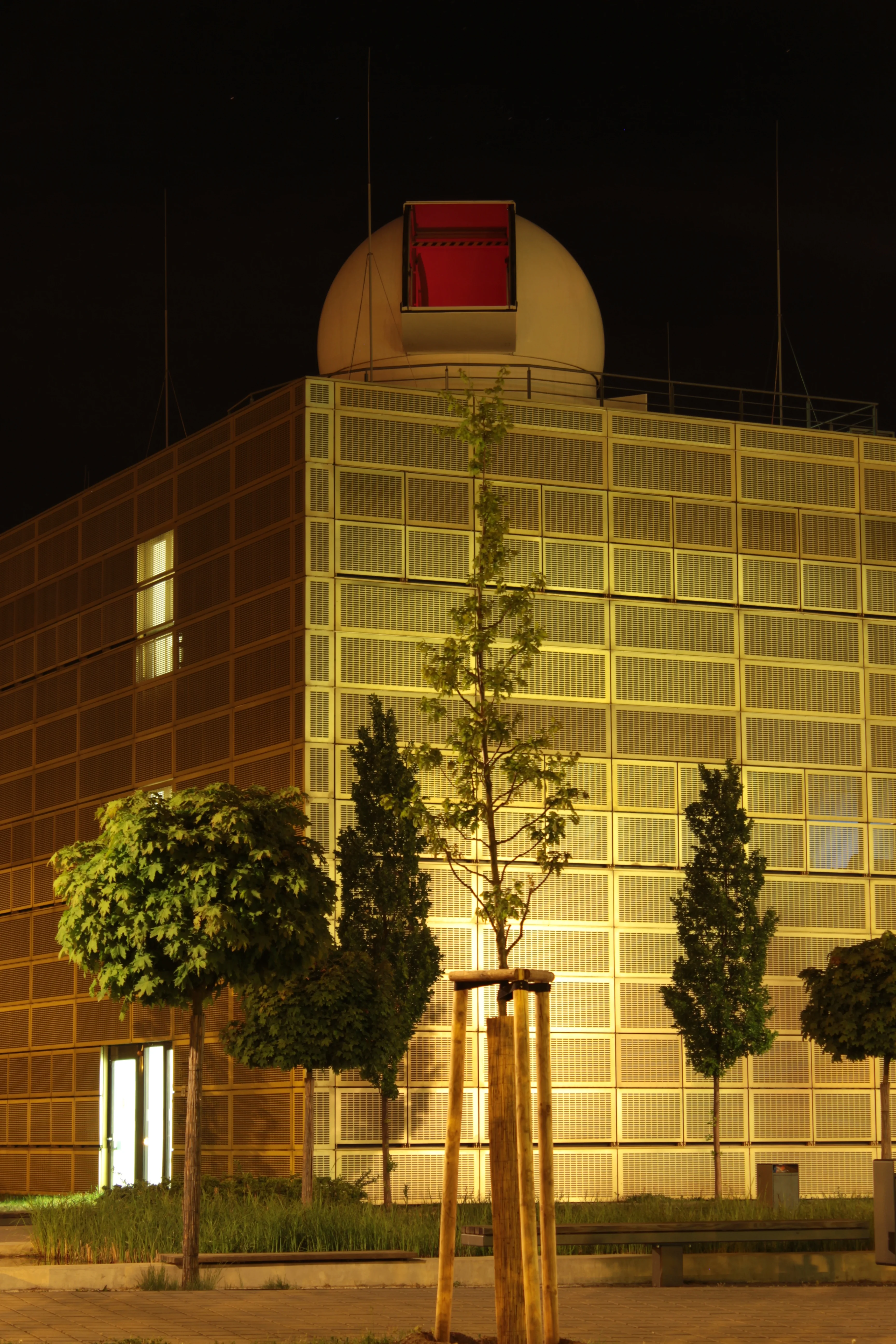The dome at night III